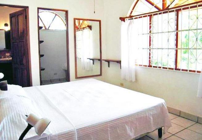 Hotel Flores (Adults Only) Tamarindo Bilik gambar